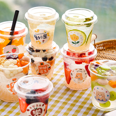 Sustainable Clear PET Plastic Cups With Lids And Straws Eco-Friendly With Beverage Consumption